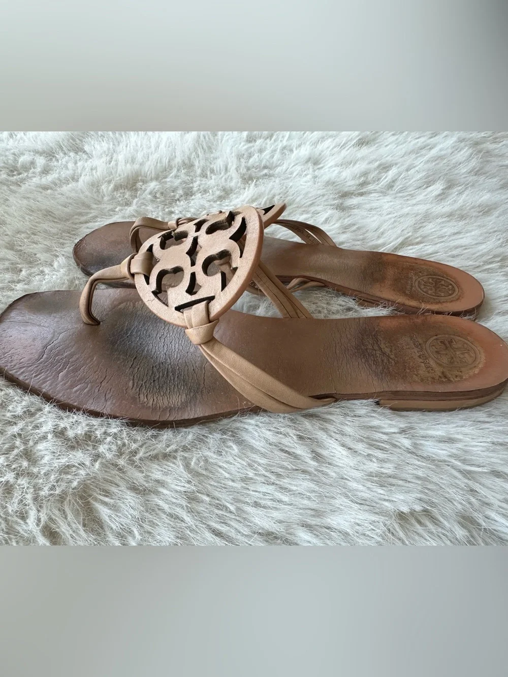 Tory Burch miller Tan Leather Logo Thong Sandals with Cutout Medallion Nude 8.5 - Picture 3 of 14